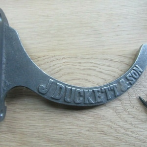 STAFFA PER GRONDAIA Fascia rustica vintage vecchio stile retrò vittoriano in ghisa semitonda staffa per gancio di riparazione grondaia finitura ferro antico