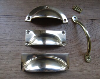 MASSIEF MESSING GEPOLIJST messing vintage keukenmeubel kast kastlade trekgrepen knoppen rustiek vintage retro upcycle restauratie