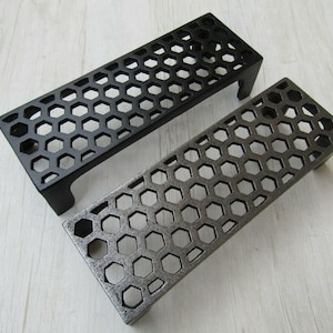 HONINGRAAT LUCHTSTEEN gietijzer oud retro vintage repro rustiek ontluchter ventilatie baksteen grill deksel