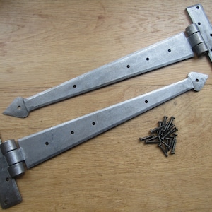 Hand Forged ARROW END blacksmith iron traditional old English cottage country rustic door Cupboard Cabinet t tee hinges