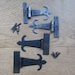 Lot De 21 Charnières En Fonte Antique 3x3 Ornées - Neuves Non Utilisées