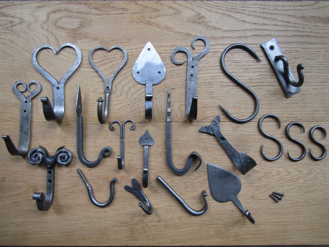 Gancho De Herrero Forjado A Mano – Estilo Rústico Antiguo – Hierro Encerado Negro | Ironmongery World
