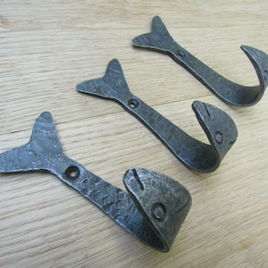 FISCHSCHWANZ HANDGEschmiedet Schmiede rustikale schmiedeeiserne Haken Vintage alte Land Eisen Hängehaken Cottage Küche handgeschmiedet
