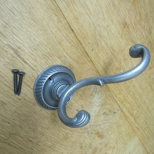 GEORGIAN ORNATE Cast iron Rustic Hat & coat hook vintage retro old antique style hallway bedroom Peg hanger