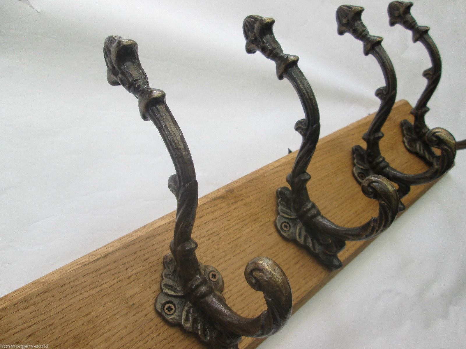 UK Handmade Solid Oak Wood Rustic Wooden Wall Mounted Hat and Coat Hook Rail Rack Pegs Hanger Coat Rail cast iron Buckingham hooks