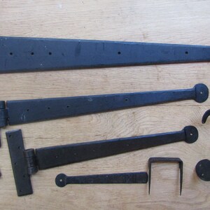 Heavy Duty Hand Forged Beeswax 18 Penny End Iron Tee Hinge & Suffolk Thumb Latch Wooden Gate