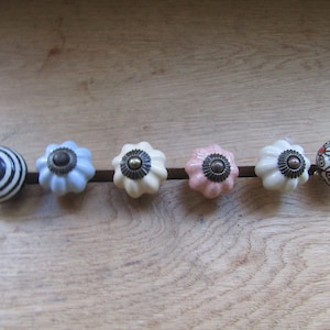HANDMADE CERAMIC ORNATE Knob Retro vintage old antique furniture wardrobe cabinet cupboard drawer door knob pull handle shabby chic