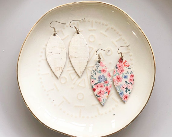 Cork leather earrings, cork jewelry, white leather earrings, womens small leather earrings, flower leather, cork earrings, summer