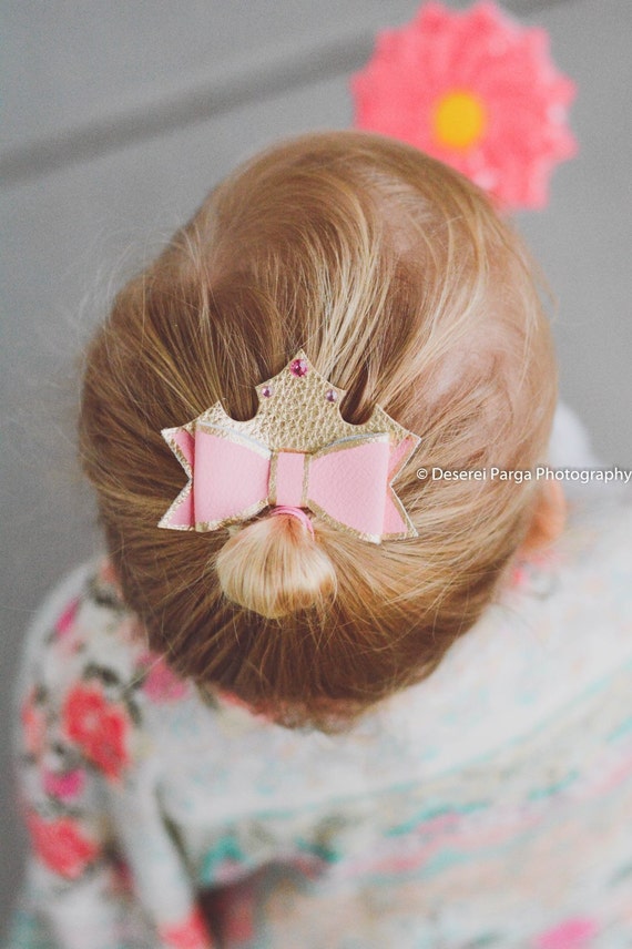disney hair bows, girl princess hair clip- princess aurora- baby pink bow clip, leather bows, disney princess- pink hair clip
