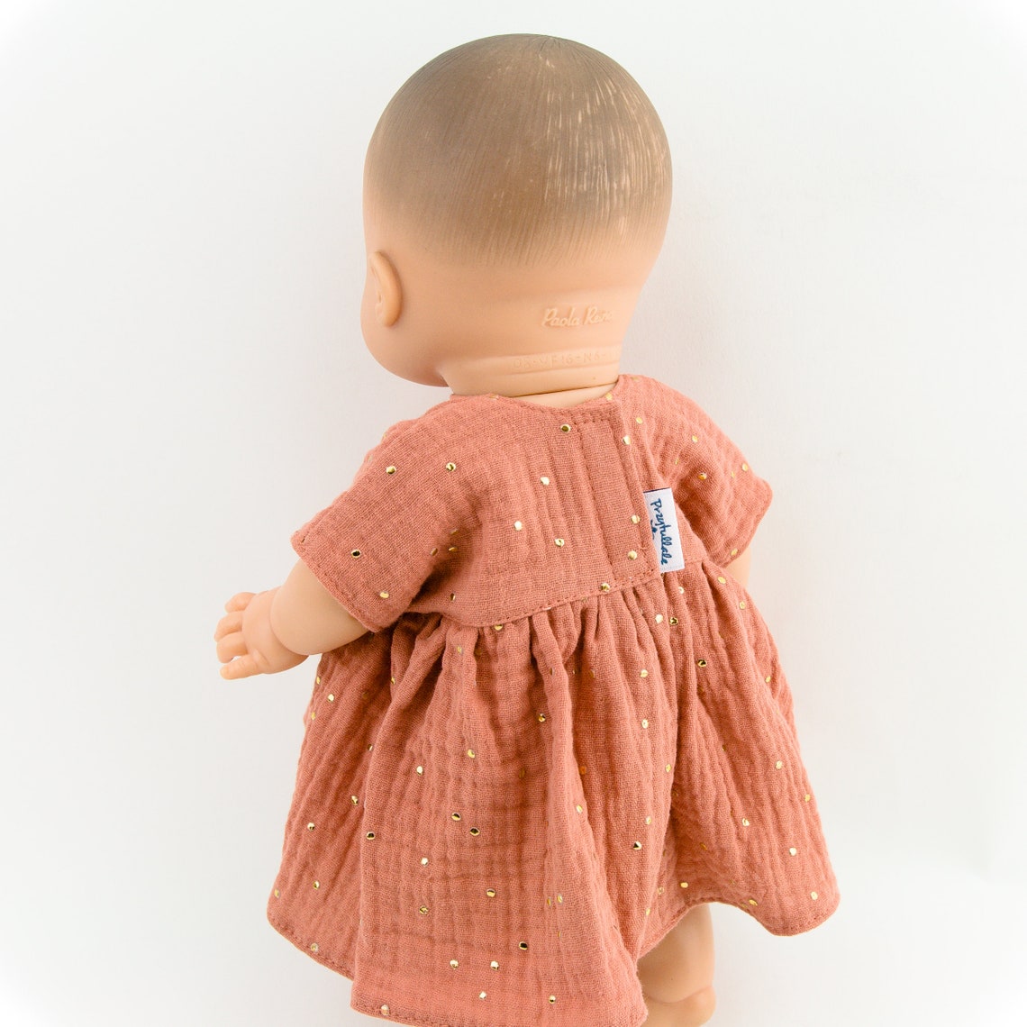 Reproduction d'une tenue d'origine pour poupée Bella | atelier-arianne