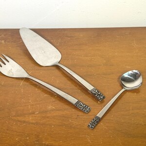 Three Carlyle Cameo Stainless Steel Serving Utensils - Midcentury Black Accent Classical Scroll Fancy Pie Cake Server Fork Sugar Spoon Set 3