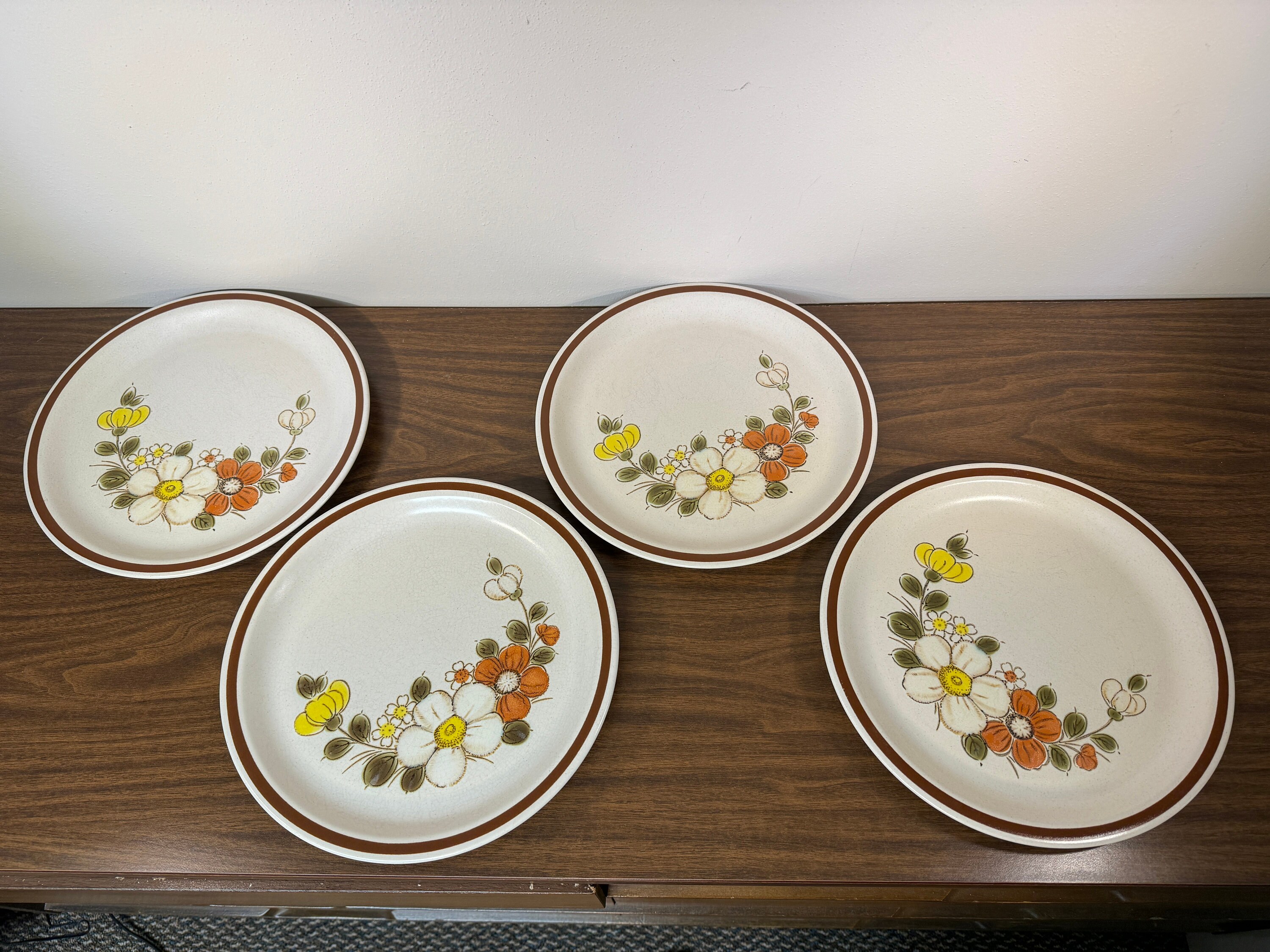 Four Woodhaven Collection Sunnybrook 10.75