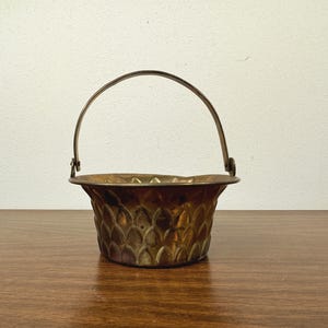 Rosenthal-Netter 5" Brass Fish Scale Trinket Dish with Handle - Midcentury Basket Scallop Textured Container Bowl Catchall Jewelry Keys