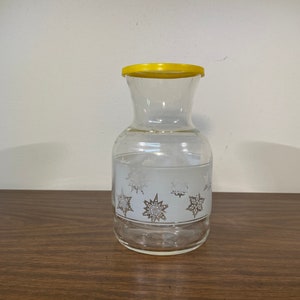 Federal Glass Co. Snowflake Handi-Serv Carafe with Lid - Midcentury Glass Juice Pitcher Decanter White Frosted Snow Flake Barware