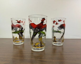 Three Hazel Atlas Pheasant Hunting 10 oz Tumblers - Midcentury Kitsch Red Green Yellow Black Gamebird Hunting Dog Highball Glasses Set of 3