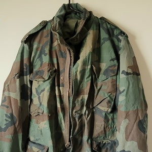 Vtg M65 cold weather camo military jacket with liner Medium adult