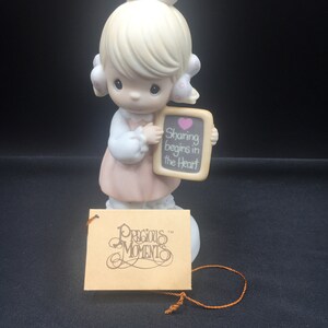 Precious Moments Figurine - Sharing Begins In The Heart ~