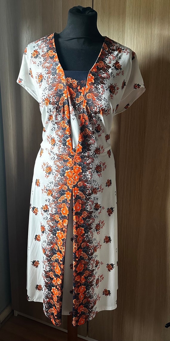 Fab Late 60 s or70 s White Dress with Brown and Orange Flowers Size 18