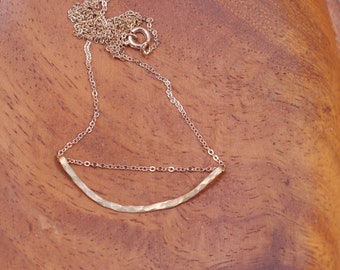 brass arch necklace // curve necklace // layering necklace // minimalist necklace // boho chain necklace