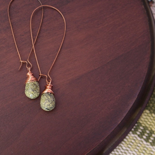 copper earrings, green turquoise earrings, gemstone earrings, simple dangle earrings // green earrings //