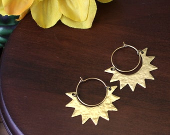 golden sunburst hoops // hammered brass earrings // metalwork earrings // brass earrings // boho earrings // statement hoops