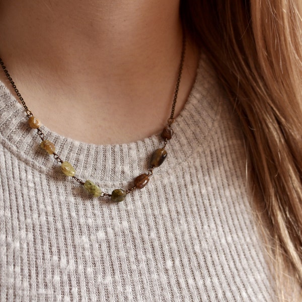 green garnet pebble necklace // layering necklace // raw gemstone necklace // brass necklace // woodland forest necklace
