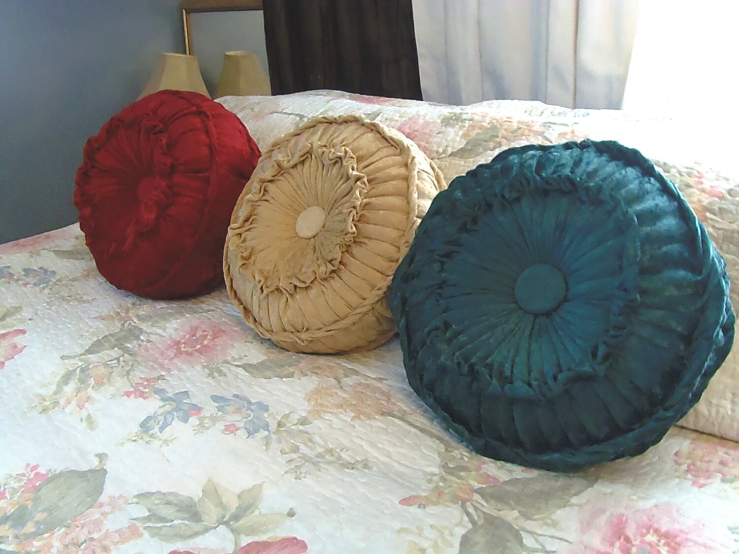 Round decorative pillows. Romantic Vintage Mid Century