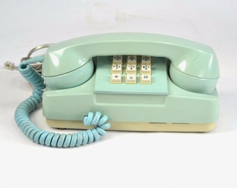 Mid century aqua Starlite Automatic Electric digital desk touch telephone phone in working condition.
