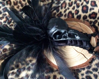 Bird Crow Skull and Black Feather Hair Clip....Lolita, Burlesque, Fetish, Punk, Witch, Gothic, Pin Up, Rockabilly, Day Of The Dead