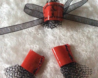 Dolls House Miniature Red And Black Bondage Cuffs And Collar, Monster High Doll, Gothic, Witch, Punk