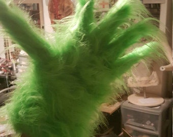 pair.Green fur costume gloves. long fingers. Christmas.