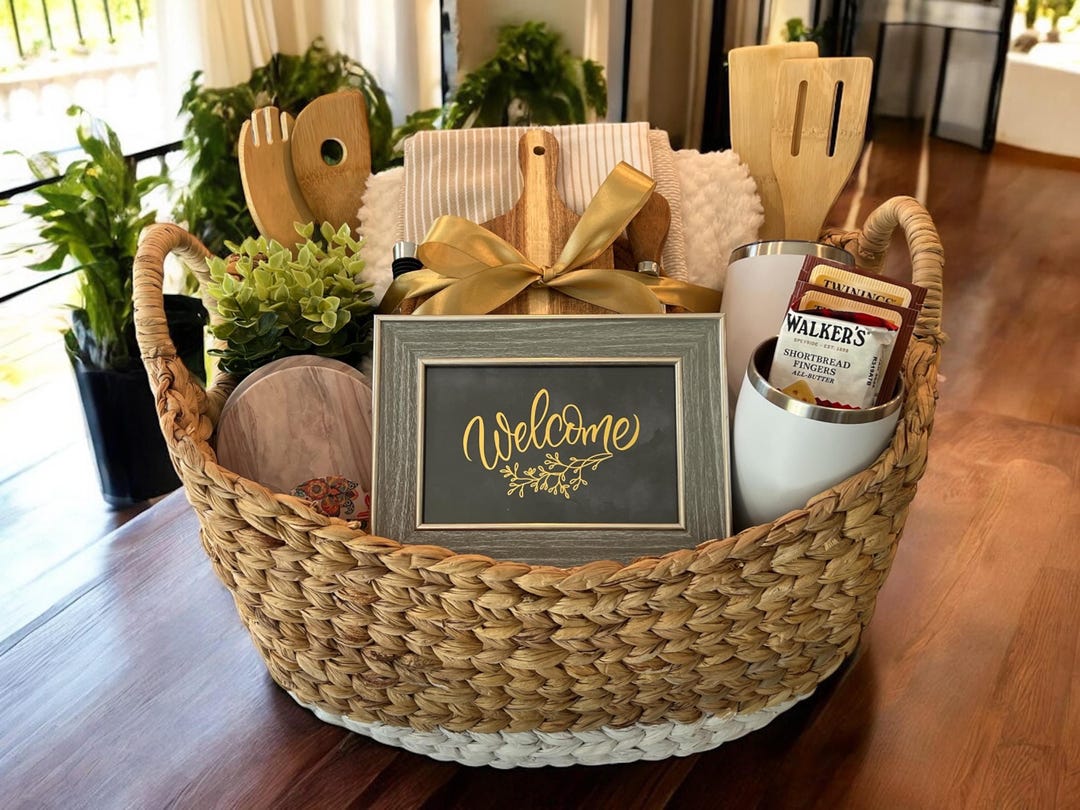 Buy Luxury Housewarming Gift Basket: Hyacinth Basket, Blanket Treats  Online in India