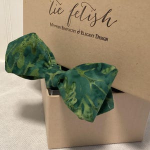 Green swirl batik bow tie freestyle or pre tied hook