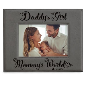 PERSONALIZED - Daddy&#39;s Girl Mommy&#39;s World Picture Frame. 1st Father&#39;s Day, Mother&#39;s Day, Birthday, Christmas, Mom and Dad, Family Photo Gift