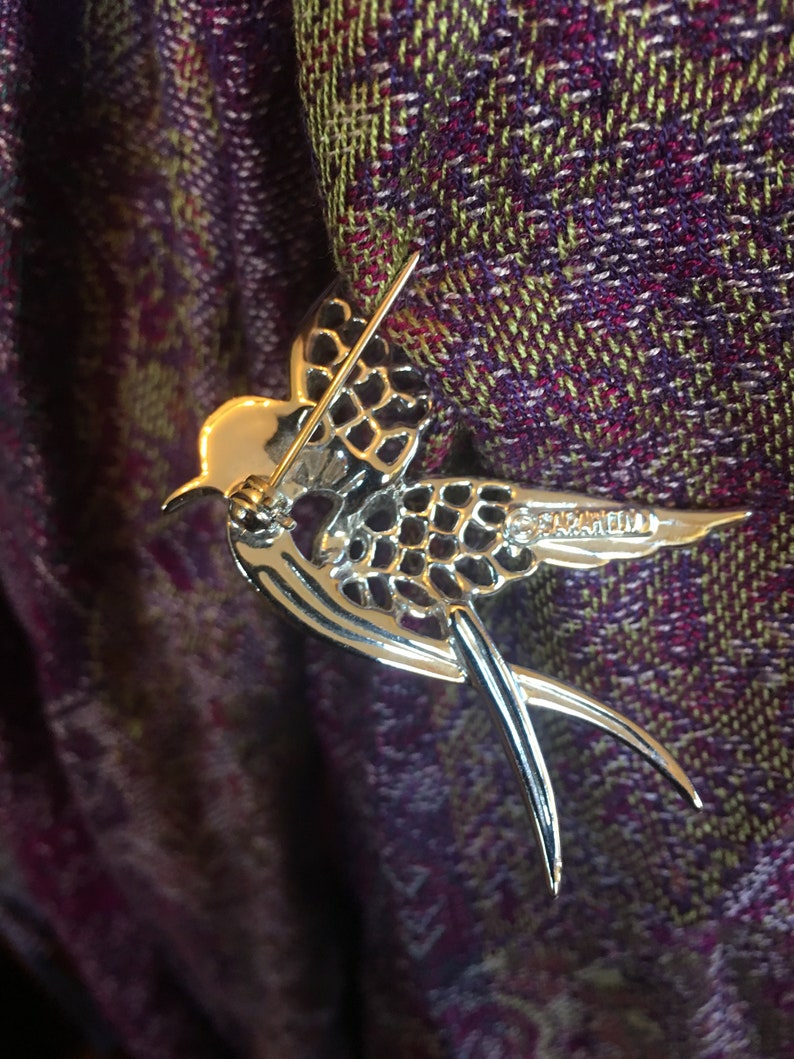 Sarah Coventry Peace Bird 1971 pin # 6408