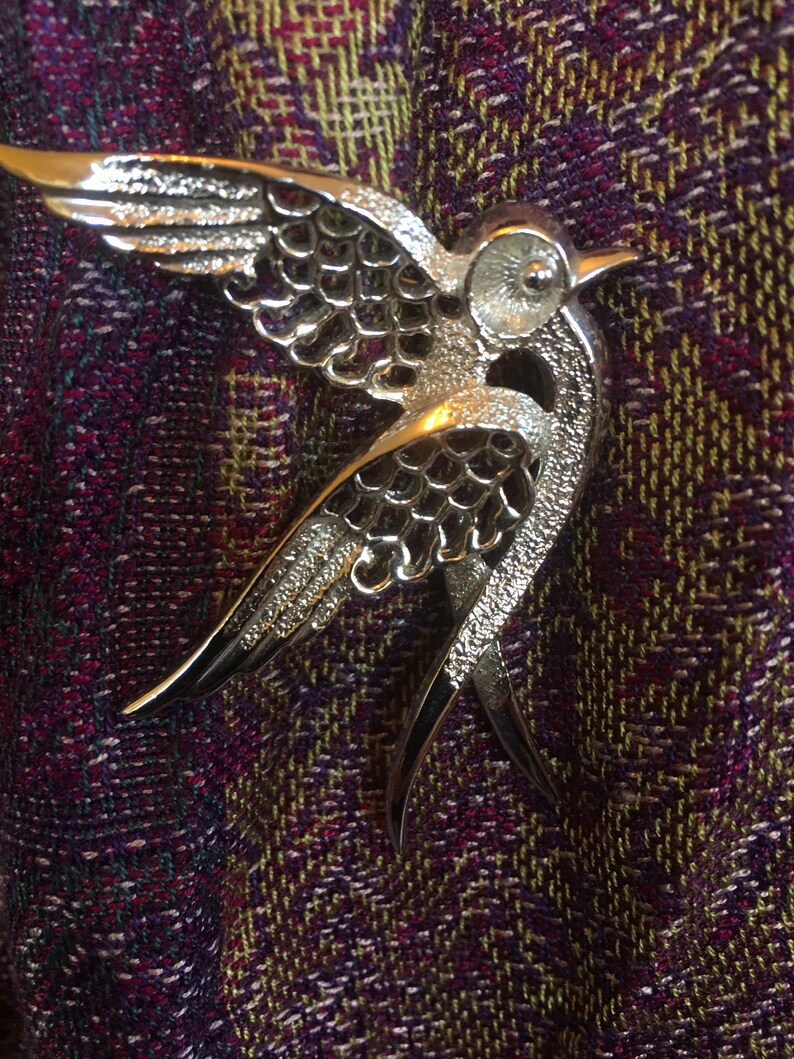 Sarah Coventry Peace Bird 1971 pin # 6408