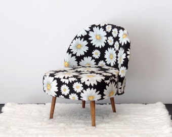 1/6 scale dollhouse accent chair Daisy print fabric
