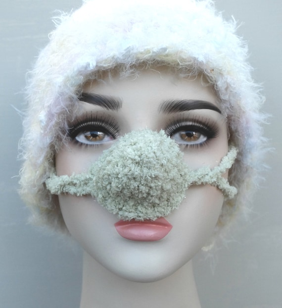 Le bonnet de nez, l'accessoire WTF de l'hiver