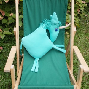 Oreiller Licorne, Licorne Coton, Décor de chambre pour enfants, Bestiaire fantastique, Coussin animal magique, Pour les amoureux de la fantaisie, Décoration de crèche, Florfanka