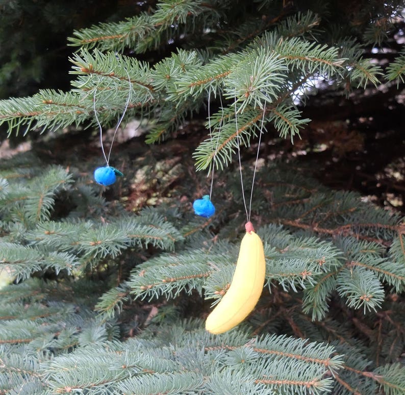 Xmas Tree Ornament Felt Banana with Hanging String Fruit Ornament Christmas Decoration Holiday Season Celebrate Holidays Christmas Gift