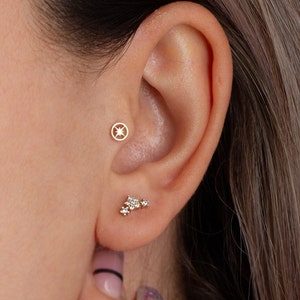 Delicado piercing / pino de orelha com parafuso em ouro maciço 14k branco CZ Trinity Star