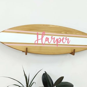 Gepersonaliseerde surfplanknaambordje - babykamer muurdecoratie kunst - uniek bord boven wiegnaambordje - houten surfplank bord meisjes kinderkamer