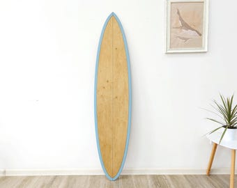 Decoratieve houten surfplank – Strandmuurkunst