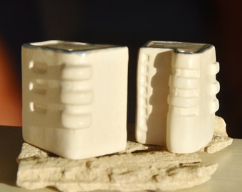 Ceramic Salt & Pepper shakers, Bauhaus TLV ceramic miniature hous, Tel-Aviv souvenir, Made in Israel, Made in Tel-Aviv, Housewarming gift