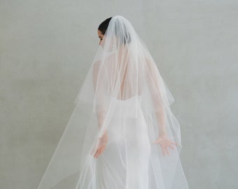 ALEXA II Two Tier Veil, Classic Two Tier Wedding Veil, Cathedral Sheer Tulle Veil, Plain Veil, Traditional Bridal Veil with Blusher