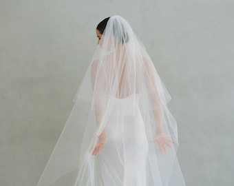 ALEXA II / Velo de novia clásico de dos niveles con borde sin rematar en longitud capilla y catedral
