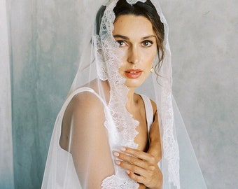 CHANTELLE I Lace Mantilla Veil, One Tier Wedding Veil with Lace Trim, Lace Wedding Veil, White Lace Veil, Long Cathedral Veil, Romantic Veil