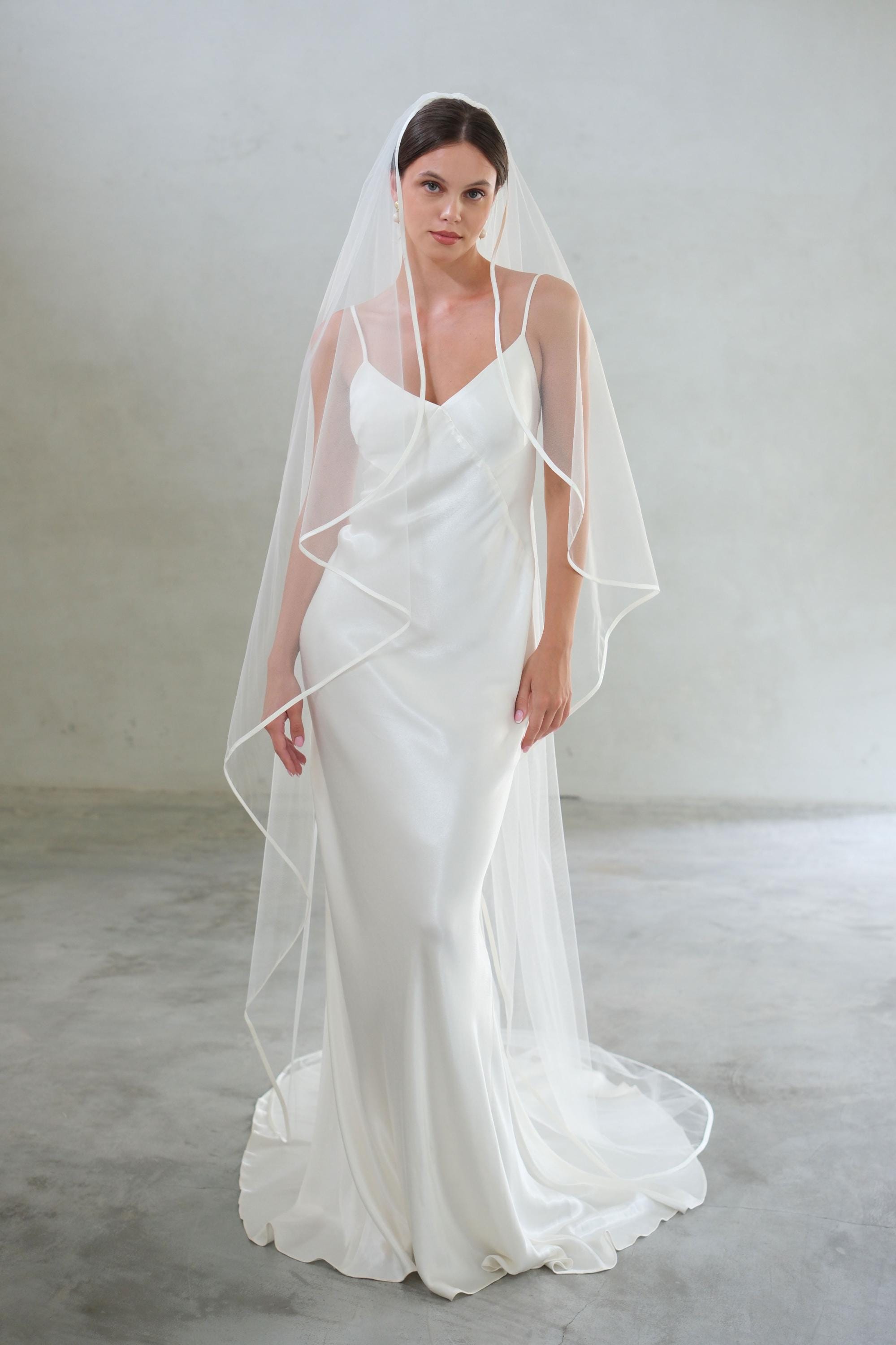 SIERRA I | One Tier Satin Edge Wedding Veil in Chapel and  display picture 3