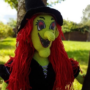 Patrón de crochet "Gran bruja de Halloween con escoba" (80 cm) - DE/ENG