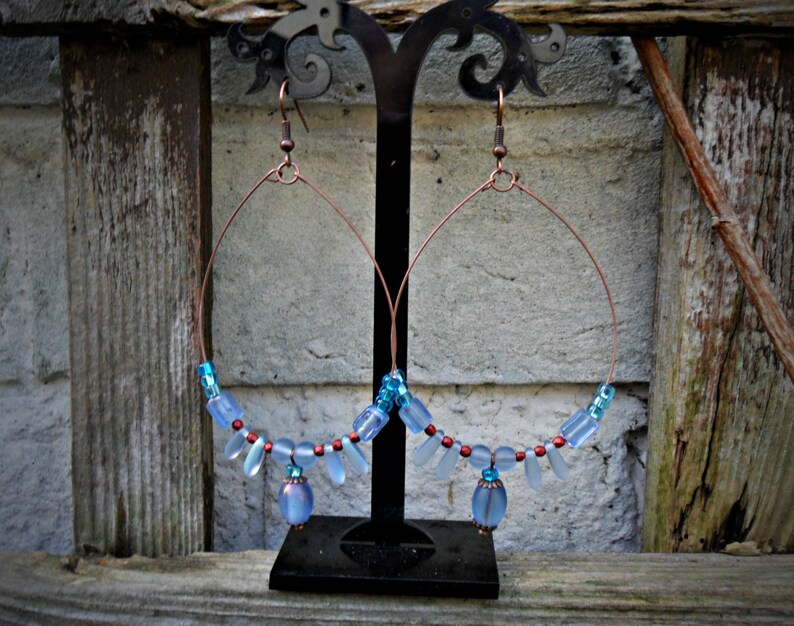 ethno gypsy earrings, blue and copper beads hoop earrings festival earrings tribal Large boho earrings copper tone memory wire hippy